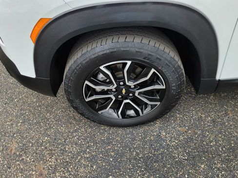 Used 2023 Chevrolet TrailBlazer ACTIV w/ Sun and Liftgate Package image 5
