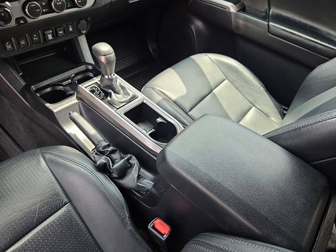 Used 2023 Toyota Tacoma Limited AWD/4WD image 25