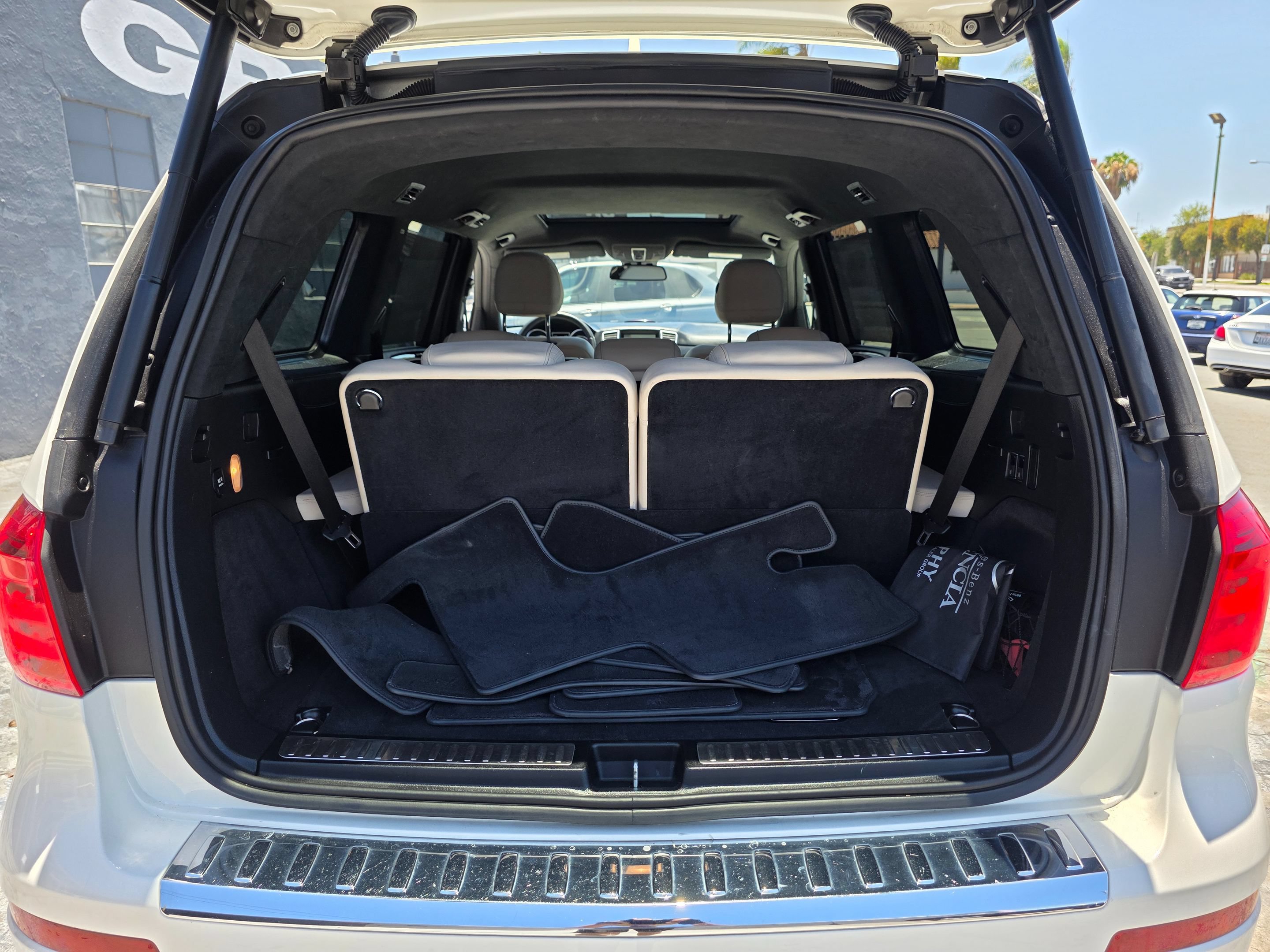 Used 2015 Mercedes-Benz GL 450 4MATIC w/ Parking Assist Package image 13