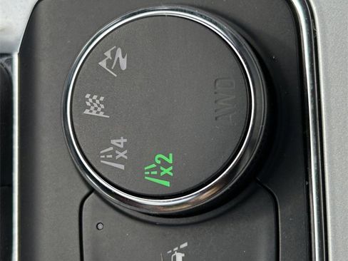 Used 2025 Chevrolet Blazer LT image 23