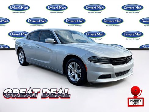 Used 2019 Dodge Charger SXT image 1