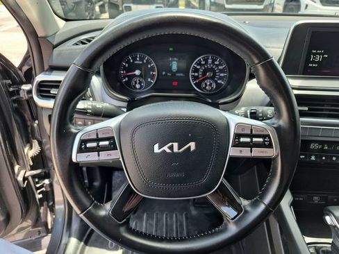Used 2022 Kia Telluride LX FWD image 22