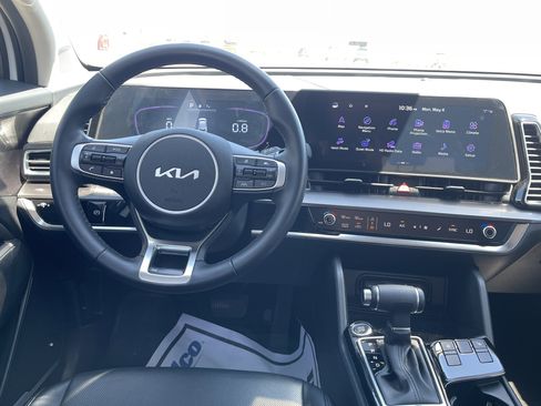 Used 2025 Kia Sportage EX FWD image 23