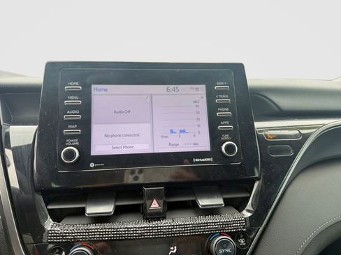 Used 2024 Toyota Camry LE image 18