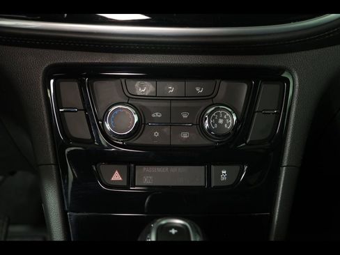 Used 2022 Buick Encore Preferred w/ Safety Package image 13