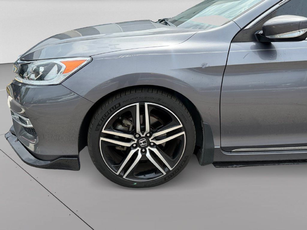 Used 2016 Honda Accord Sport image 30