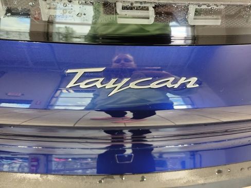 Used 2021 Porsche Taycan image 24