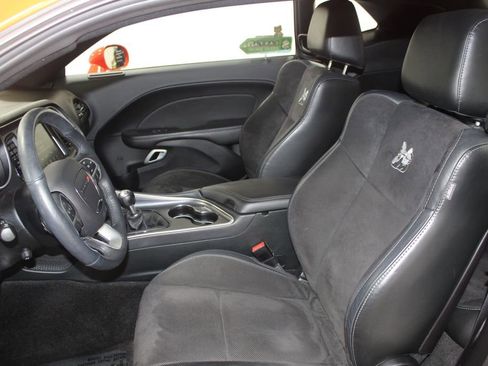 Used 2016 Dodge Challenger R/T Scat Pack w/ Leather Interior Group image 21