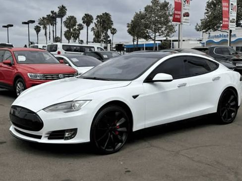 Used 2014 Tesla Model S P85 RWD image 3