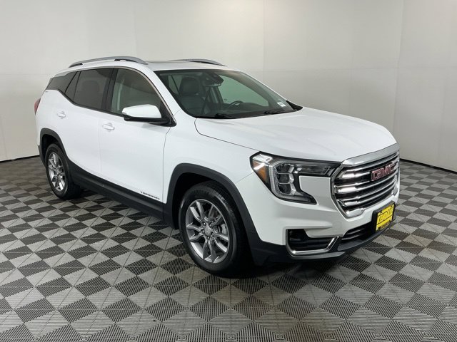 Used 2022 GMC Terrain SLT w/ GMC Pro Grade Package AWD/4WD image 3