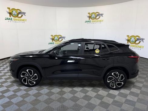 Used 2024 Chevrolet Trax RS w/ Sunroof Package FWD image 6