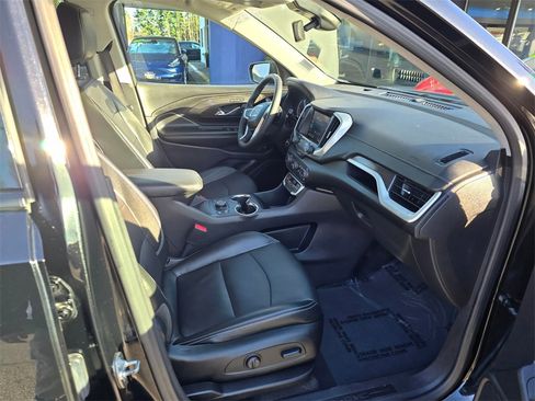 Used 2024 GMC Terrain SLT image 11