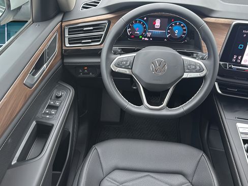 New 2026 Volkswagen Atlas SE FWD image 19