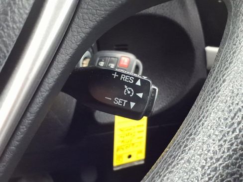 Used 2016 Toyota Corolla LE image 24