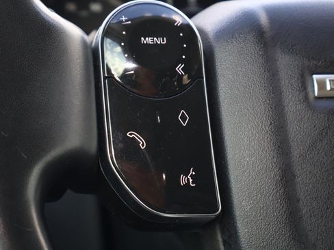 Used 2020 Land Rover Discovery SE image 22