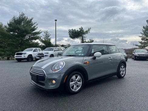 Used 2014 MINI Cooper 2-Door Hardtop image 1