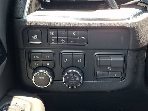 Used 2025 Chevrolet Tahoe Premier w/ Sun And Tow Package AWD/4WD image 27