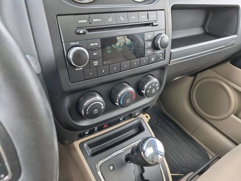 Used 2011 Jeep Compass Latitude w/ Sun/Sound Group AWD/4WD image 29