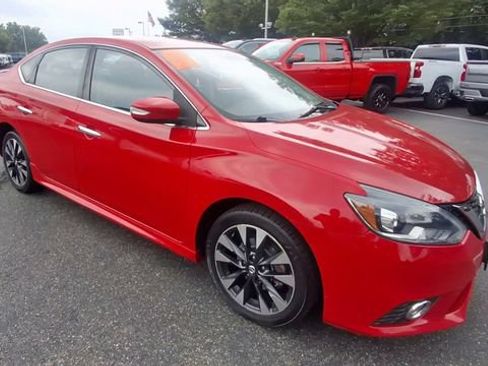Used 2019 Nissan Sentra SR FWD image 2