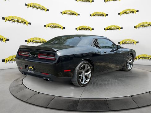 Used 2017 Dodge Challenger SXT RWD image 5