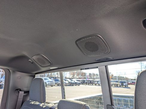 New 2026 RAM 1500 4x4 Crew Cab image 17