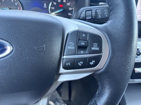 Used 2022 Ford Explorer XLT AWD/4WD image 23