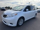 Used 2017 Toyota Sienna XLE image 4