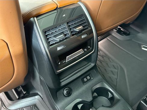 Used 2023 BMW X7 xDrive40i w/ Premium Package image 39