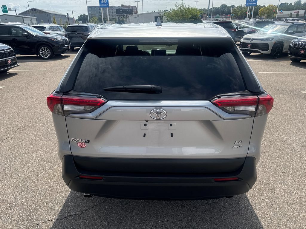 Used 2024 Toyota RAV4 LE AWD/4WD image 6