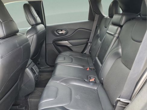 Used 2019 Jeep Cherokee Limited w/ Technology Group AWD/4WD image 6