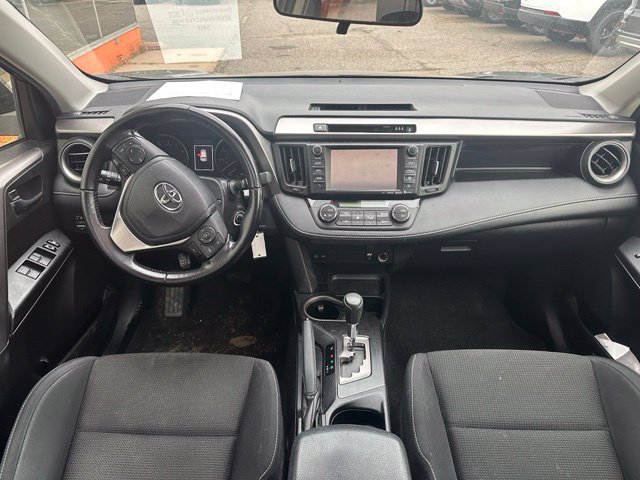 Used 2017 Toyota RAV4 XLE AWD/4WD image 14