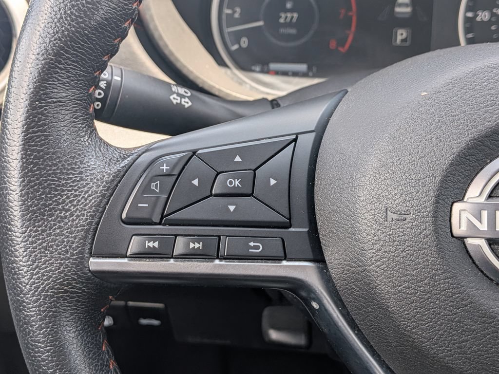 Used 2025 Nissan Versa SR FWD image 25