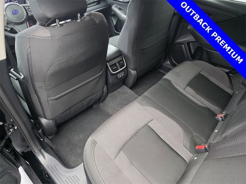 Used 2022 Subaru Outback Premium image 14