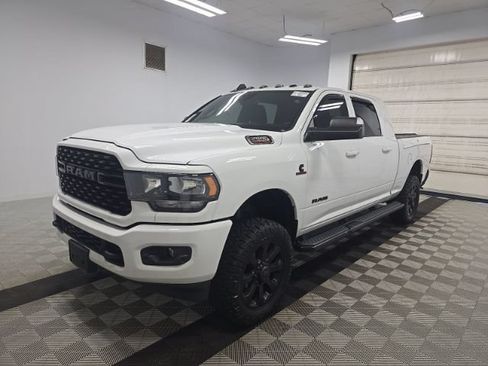 Used 2022 RAM 2500 Big Horn w/ Night Edition AWD/4WD image 3