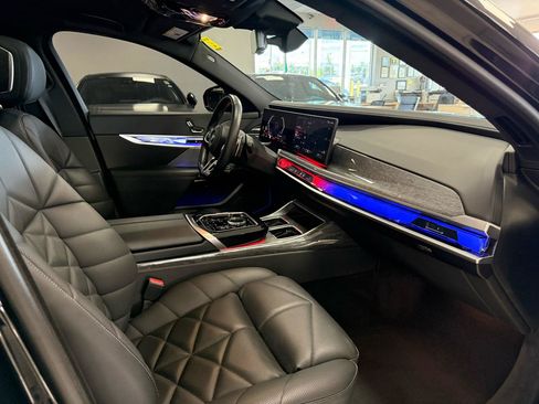 Used 2024 BMW 740i w/ Premium Package RWD image 27