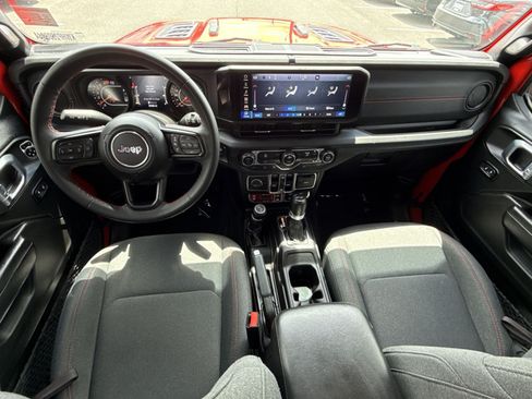 Used 2024 Jeep Wrangler Unlimited Rubicon AWD/4WD image 32