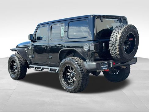 Used 2022 Jeep Wrangler Unlimited Sahara w/ Cold Weather Group AWD/4WD image 27