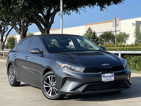 Used 2024 Kia Forte LXS FWD image 2