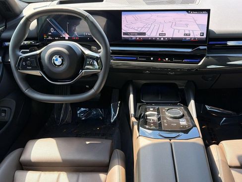 Used 2024 BMW 530i w/ Premium Package RWD image 25