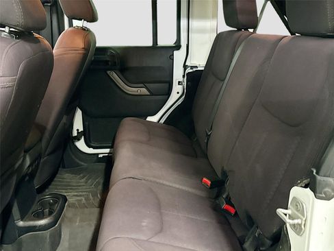 Used 2013 Jeep Wrangler Unlimited Sport image 5