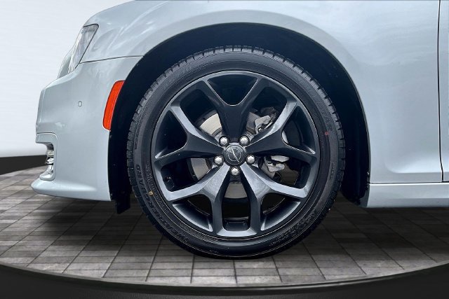 Used 2021 Chrysler 300 Touring L RWD image 33
