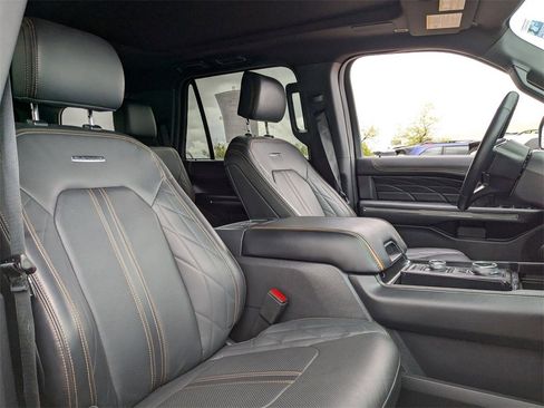 Used 2024 Ford Expedition Platinum image 24