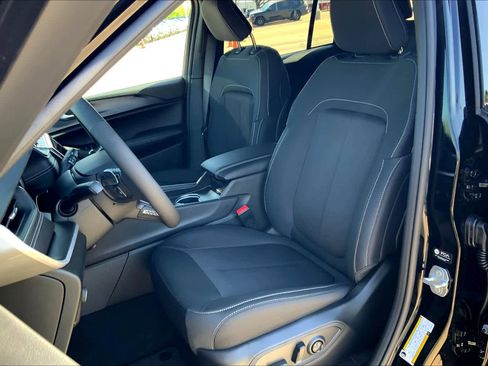 New 2025 Jeep Grand Cherokee Laredo X image 9