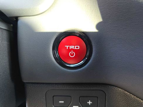 Used 2025 Toyota Tundra Platinum image 30