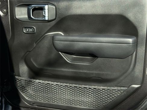 Used 2024 Jeep Gladiator Sport image 38