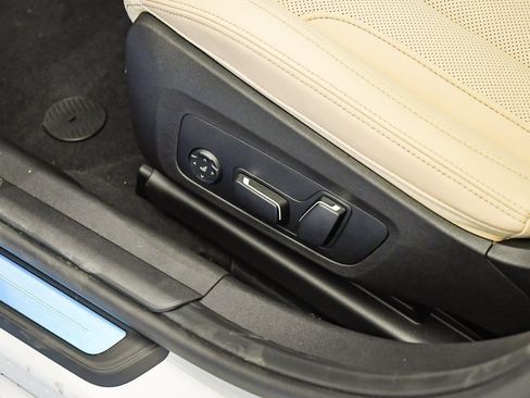 New 2026 BMW 330i xDrive Sedan w/ Premium Package image 21