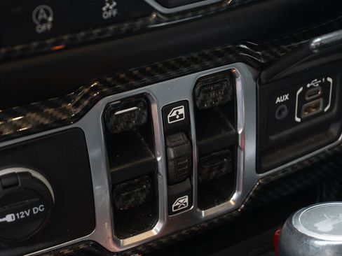Used 2022 Jeep Wrangler Unlimited Sahara AWD/4WD image 25