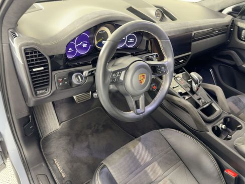Certified 2023 Porsche Cayenne Turbo GT image 4