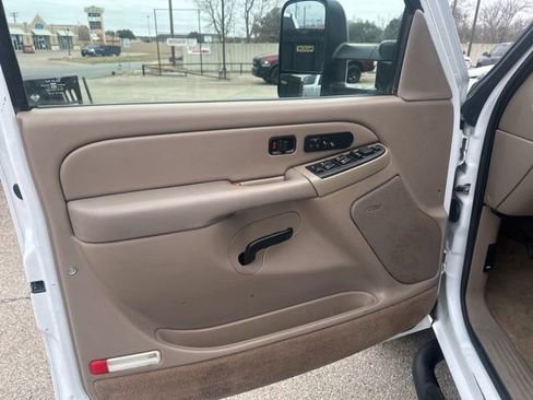 Used 2005 Chevrolet Silverado 3500 LT w/ Heavy-Duty Power Package image 18