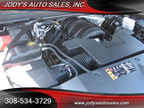 Used 2018 Chevrolet Tahoe LS w/ Skid Plate Package AWD/4WD image 36